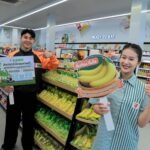 “กล้วยเซเว่นฯ” ผลไม้ธรรมดาที่ไม่ธรรมดา — เมื่อทุกลูกคือโอกาสของเกษตรกรไทยทั่วประเทศ เซเว่นฯ เดินหน้าหนุน SME ต่อยอดเพิ่มมูลค่ากล้วย 530,000 ลูก/วัน สู่เมนูขนมไทยยอดฮิต