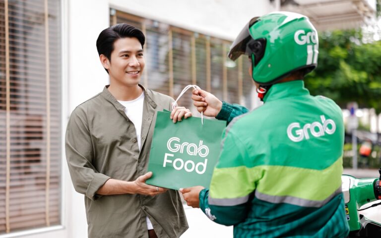 แกร็บฟู้ด เผยคนไทยแห่ใช้ “คนละครึ่งพลัส” ผ่านเดลิเวอรี ทุบสถิติล้านออเดอร์ ช่วยร้านเล็ก-สตรีตฟู้ดเพิ่มยอด 3 เท่า