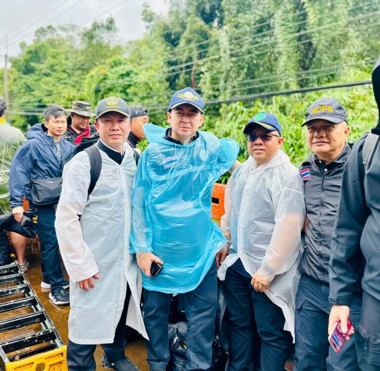 อธิบดีกรมส่งเสริมสหกรณ์ ร่วมลงพื้นที่ตรวจสถานการณ์น้ำท่วมในเขตเทศบาลนครหาดใหญ่ จังหวัดสงขลา