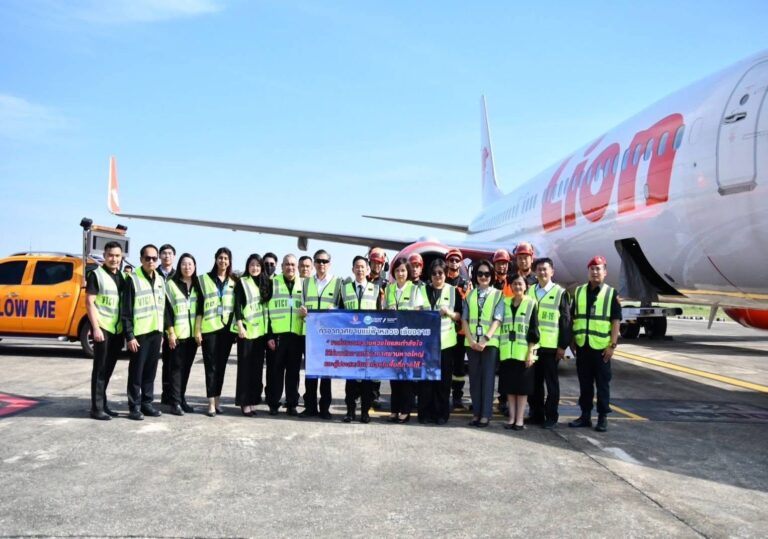 สายการบิน ไทย ไลอ้อน แอร์ ร่วมกับท่าอากาศยานดอนเมืองและท่าอากาศยานแม่ฟ้าหลวง เชียงราย ส่งมอบน้ำดื่มช่วยเหลือผู้ประสบอุทกภัยในพื้นที่หาดใหญ่