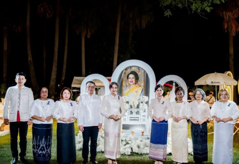ออมสิน ร่วมงานประเพณีลอยกระทง เผาเทียน เล่นไฟ จังหวัดสุโขทัย