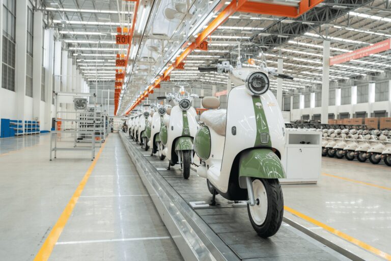 YADEA ส่งมอบรถไฟฟ้า E-Bike ดีไซน์สุดล้ำ “OVA” ทั่วไทย จุดกระแสการเดินทางรูปแบบใหม่