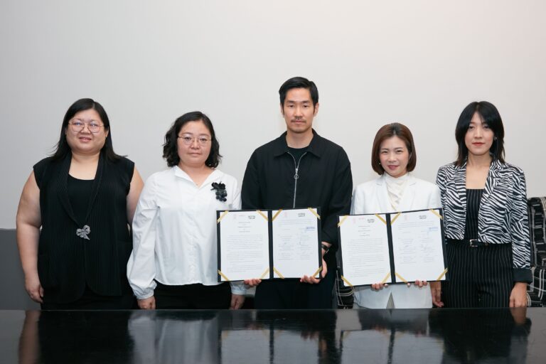 ยัสปาล กรุ๊ป ยกระดับอุตสาหกรรมแฟชั่นไทย ผนึกกำลัง 4 สถาบันการศึกษา จุฬาลงกรณ์มหาวิทยาลัย , ม.ธรรมศาสตร์ , ม.ศรีนครินทรวิโรฒ และ ม.กรุงเทพ ลงนาม MOU ส่งเสริมดีไซเนอร์รุ่นใหม่ผ่านนโยบายความยั่งยืน “The Power of Next”