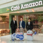 ซีพี-เมจิ จับมือ Café Amazon และไปรษณีย์ไทย สานต่อภารกิจ “รีไซขุ่น ปี 3” เก็บฝาใช้แล้ว อัปไซเคิลเป็นโต๊ะให้โรงเรียนที่ประสบภัยน้ำท่วมในหาดใหญ่