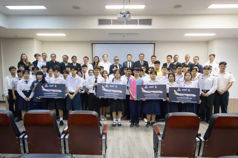 สายการบิน ไทย ไลอ้อน แอร์ ร่วมกับ มทร.ธัญบุรี จัดพิธีมอบทุนการศึกษาและเซ็นสัญญาร่วมกันใน “โครงการทุนการศึกษา Thai Lion Air & มหาวิทยาลัยเทคโนโลยีราชมงคลธัญบุรี”