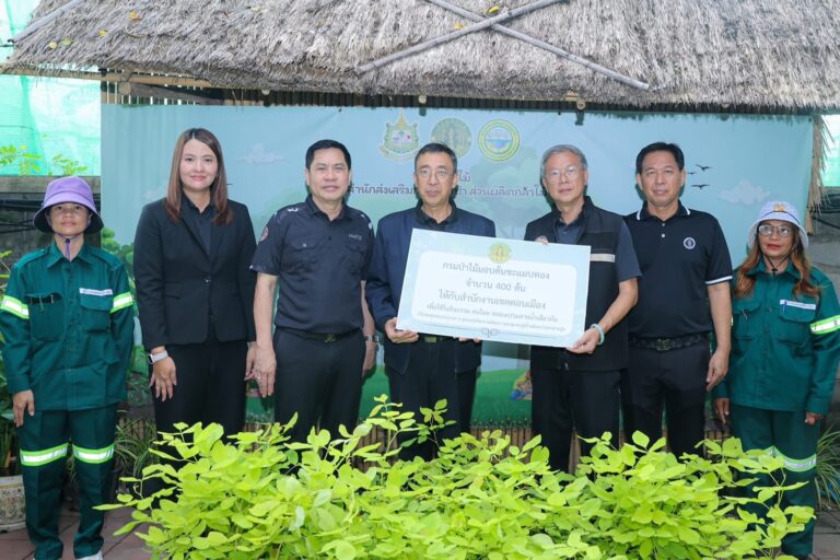 กรมป่าไม้ ส่งมอบ “ชะแมบทอง” 400 ต้น สนับสนุนกิจกรรม คนไทยคลองเปรมสายน้ำเดียวกัน