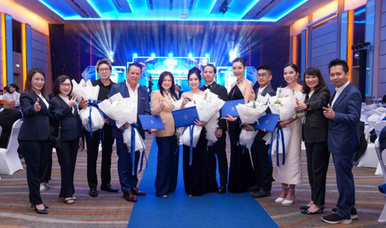 7 สุดยอดตัวแทนกรุงไทย-แอกซ่า ประกันชีวิต คว้ารางวัลตัวแทนยอดเยี่ยม จากงานมอบรางวัล “คุณวุฒิตัวแทนยอดเยี่ยมแห่งชาติ ครั้งที่ 26 ประจำปี 2569”