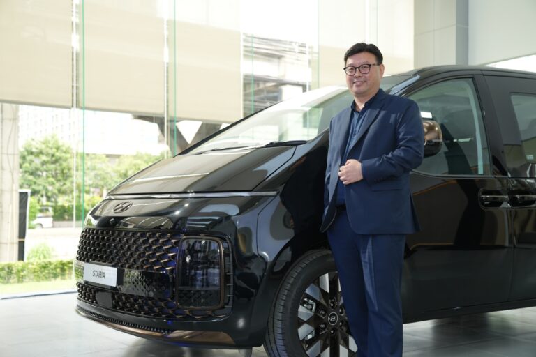 ฮุนได ปรับยุทธศาสตร์ เปลี่ยนฐานนำเข้า STARIA Diesel เป็น “มาเลเซีย” ลุยเขย่าตลาดเอ็มพีวี 11 ที่นั่ง ปรับราคาให้เป็นเจ้าของง่ายขึ้น