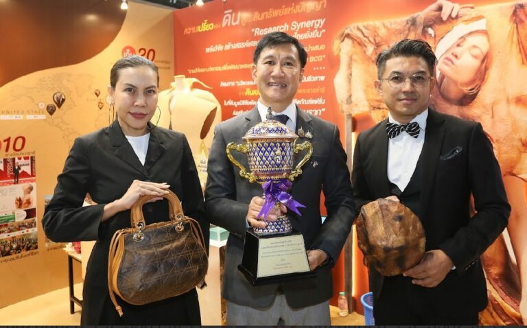 วิจัยไทยโชว์ศักยภาพระดับประเทศ กรมการแพทย์แผนไทยฯ–ศิลปากร คว้า Platinum Award 2569 ในงานมหกรรมงานวิจัยแห่งชาติ 2569 สะท้อนศักยภาพงานวิจัยไทยสู่การใช้ประโยชน์จริง
