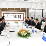นายกรัฐมนตรีไทยพบปะหารือรองประธานกรรมการของเสียวหมี่ ณ นครเฉิงตูสาธารณรัฐประชาชนจีน