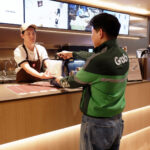 CHAGEE จับมือ GrabFood ชวนผู้บริโภคเปลี่ยนทุกออร์เดอร์เป็น “เสื้อกันฝน” ให้พี่คนขับแทนคำขอบคุณและเติมพลังใจให้พร้อมส่งมอบชาแก้วโปรด
