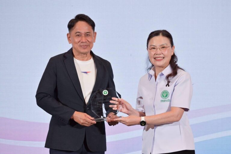 ไปรษณีย์ไทย รับโล่รางวัล “ภาคีร่วมใจส่งรักส่งนมจากอกแม่สู่ลูก” ตอกย้ำบทบาทโลจิสติกส์เพื่อคุณภาพชีวิตคนไทย จากกระทรวงสาธารณสุข
