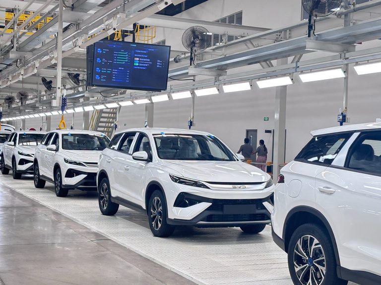 ส่องโรงงาน BYD ระยอง ครบ 3 ปี ยอดผลิตจ่อแตะแสนคัน ดันไทยฮับส่งออกสู้ศึกตลาด EV
