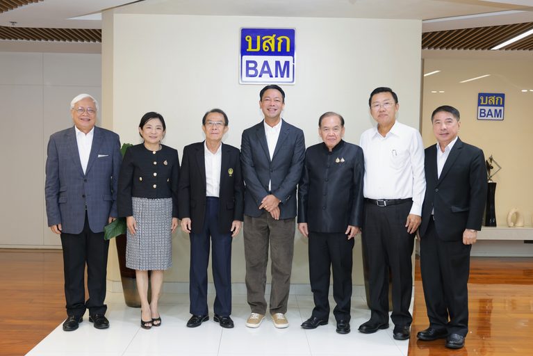 BAM เปิดบ้านต้อนรับ 2 คณะกรรมาธิการวุฒิสภา ชูแนวคิดเปลี่ยน “หนี้เสีย” ให้เป็น “หนี้สุข” ผลักดันนโยบายแก้หนี้ที่เป็นธรรมและยั่งยืน สร้างโอกาสใหม่ให้คนไทย
